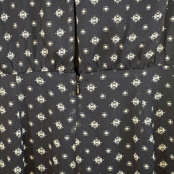 Li & Jay Women's Wide Leg Sleeveless Jumpsuit. Size Medium. - Picture 4 of 8